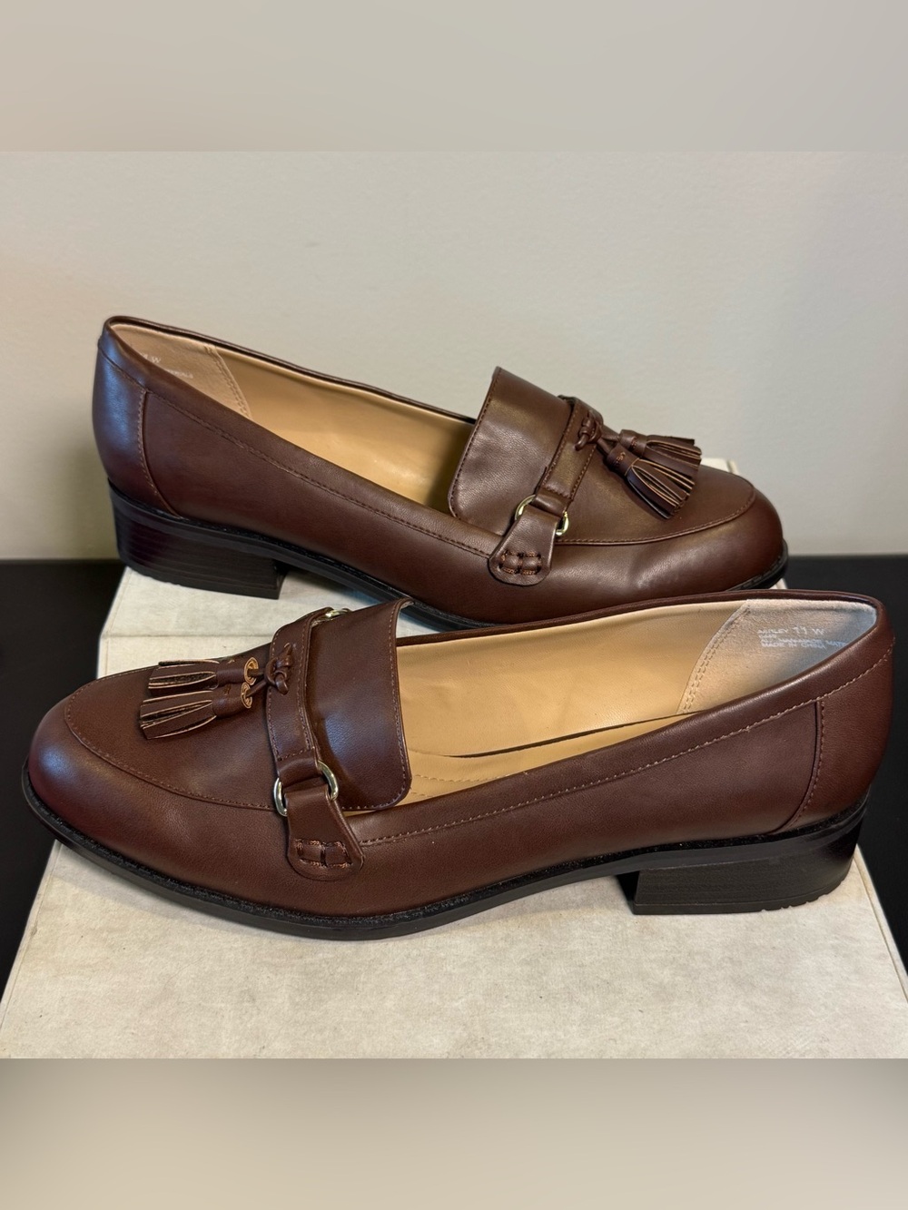 Ashley By 26 International Brown Tassel Loafers, size 11W, NWOT